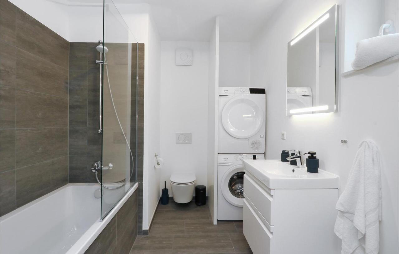 Amazing Apartment In Lembruch-Duemmer See Exteriör bild